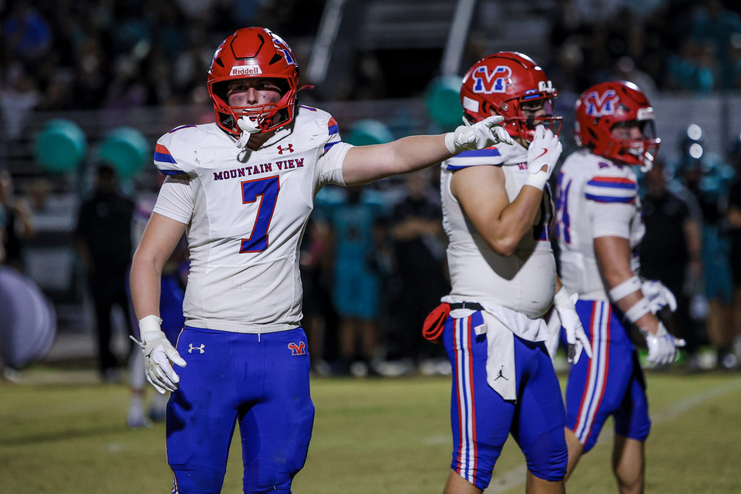 Mountain View Toro Football game action photo